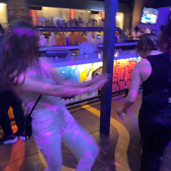 Meet your Posher, Brooke & Caitlin - Picture 2 of 2